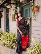 Jyothi-Jute Saree with contrast pallu and large floral motifs