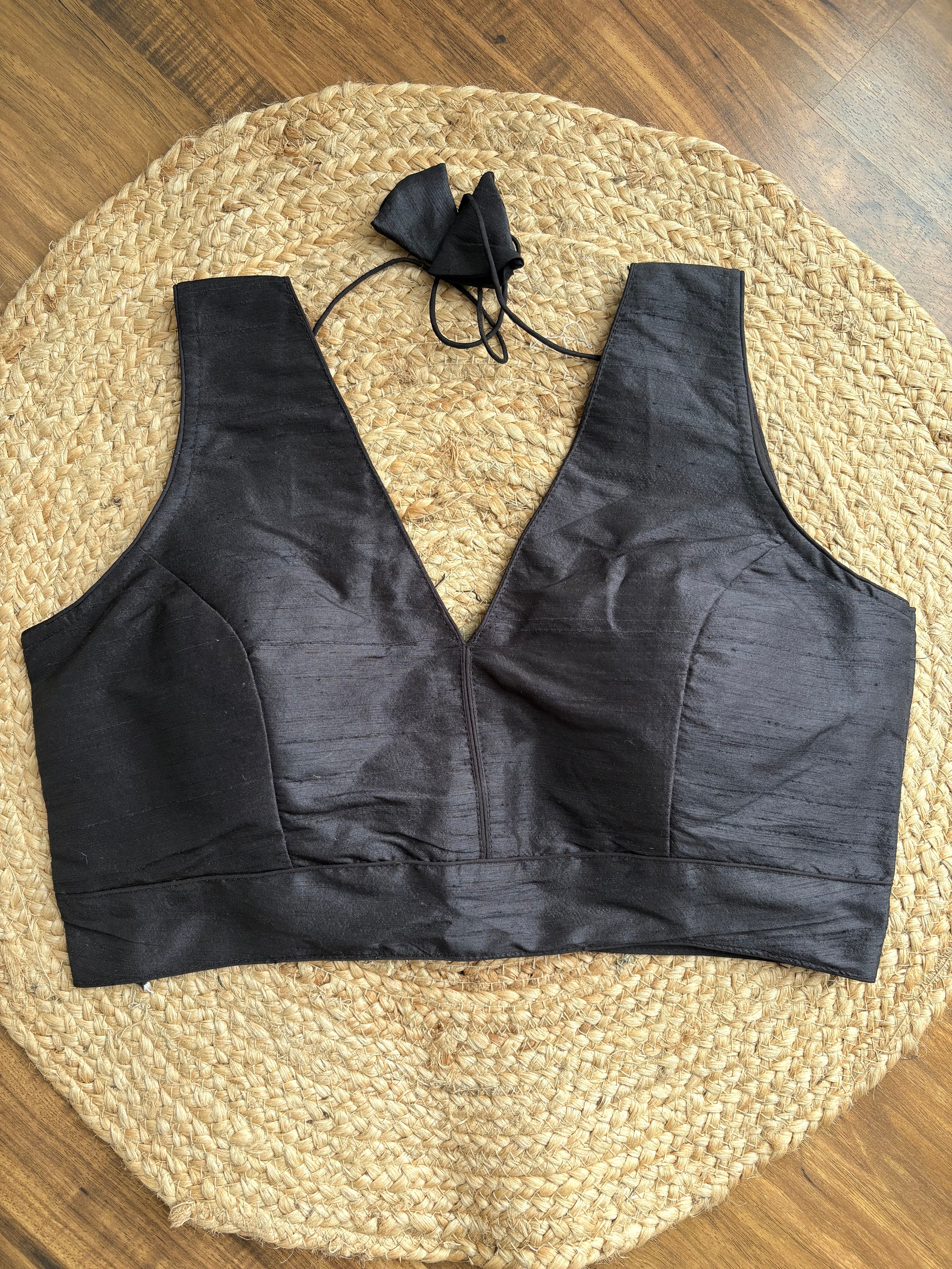 Raw silk V-neck Solid Blouse