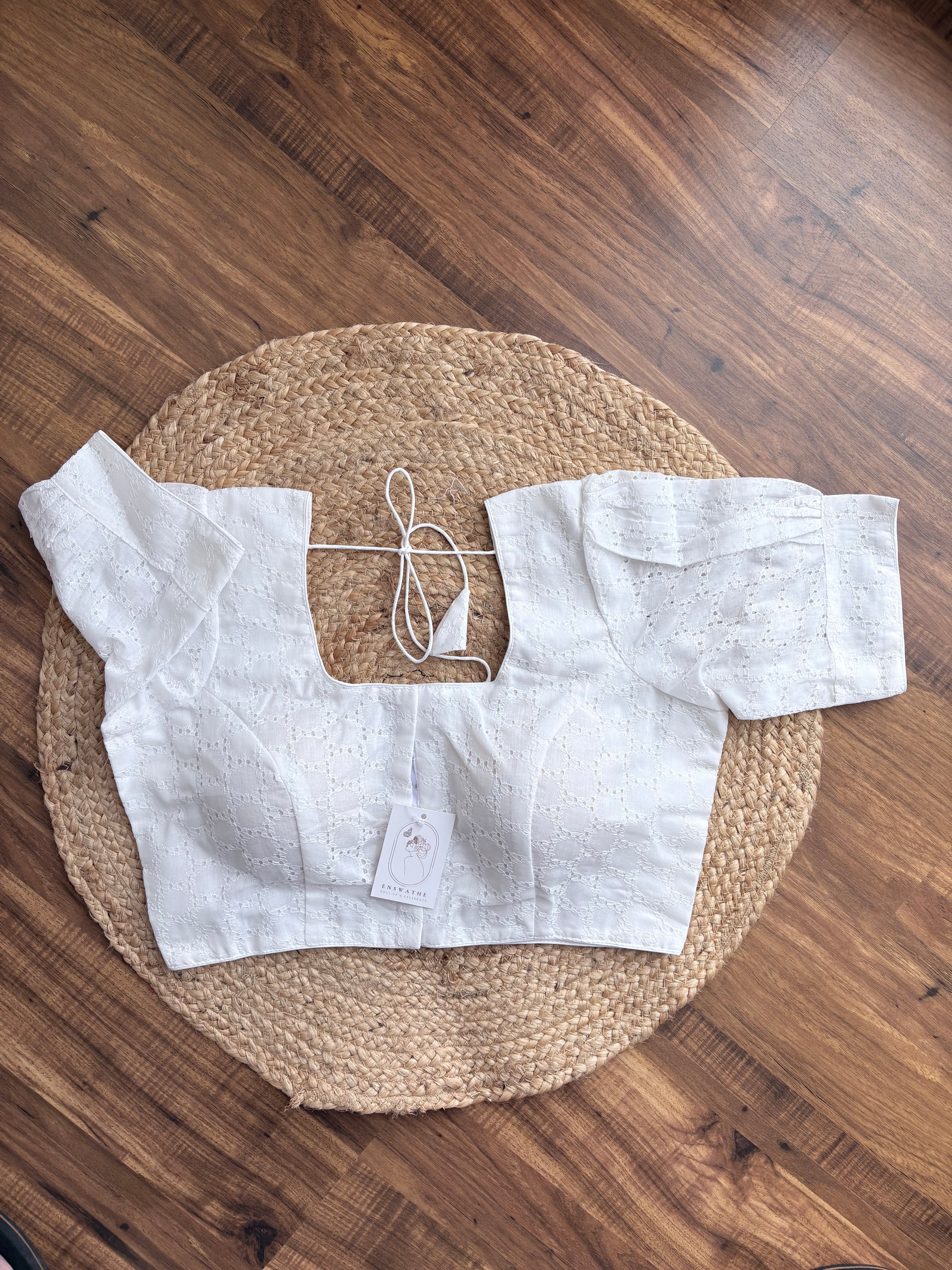 Hakoba U neck Puff Sleeve Blouse