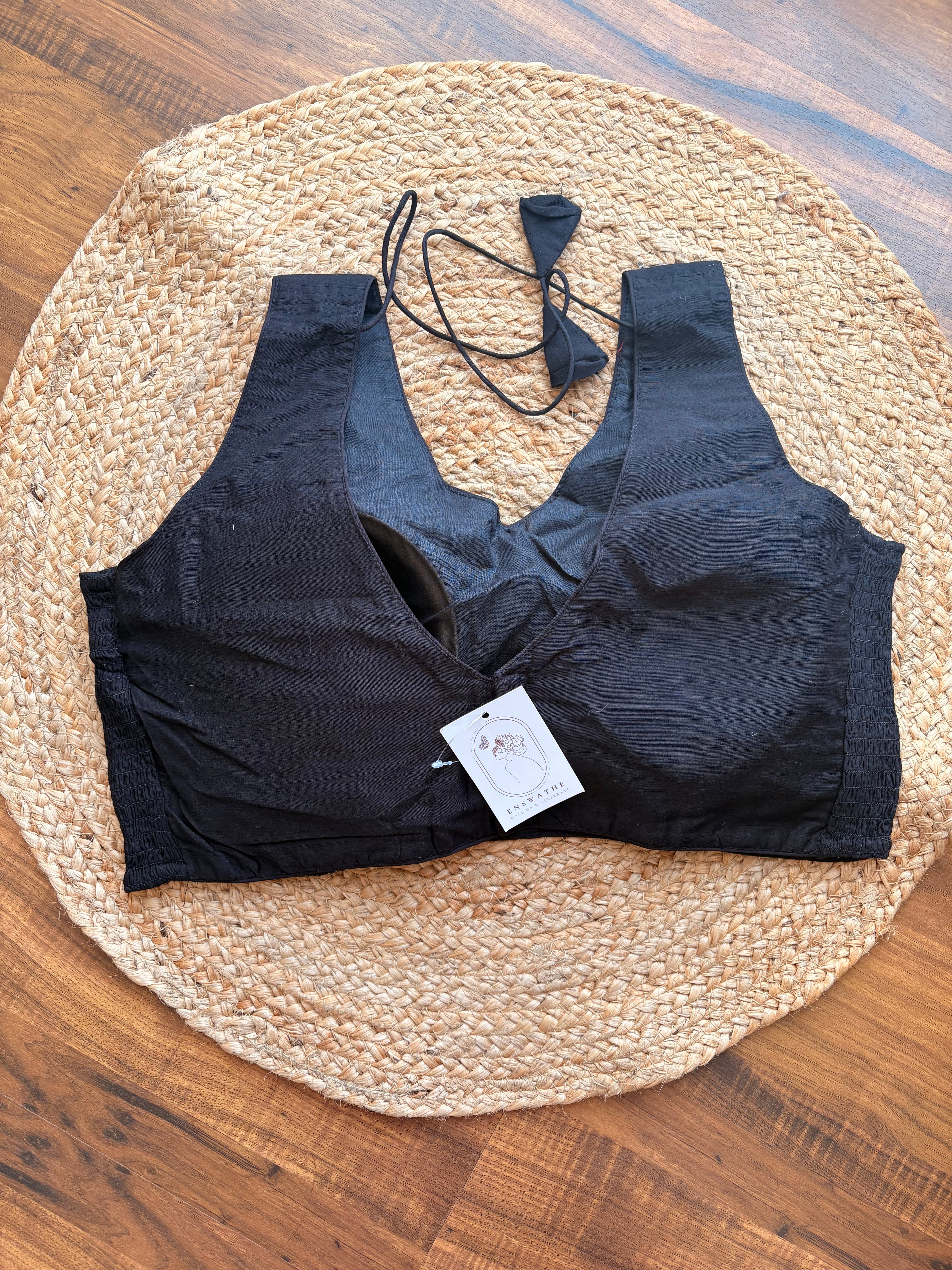 Stretchable V-neck Blouse