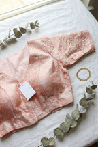 Brocade V-neck half sleeve blouse