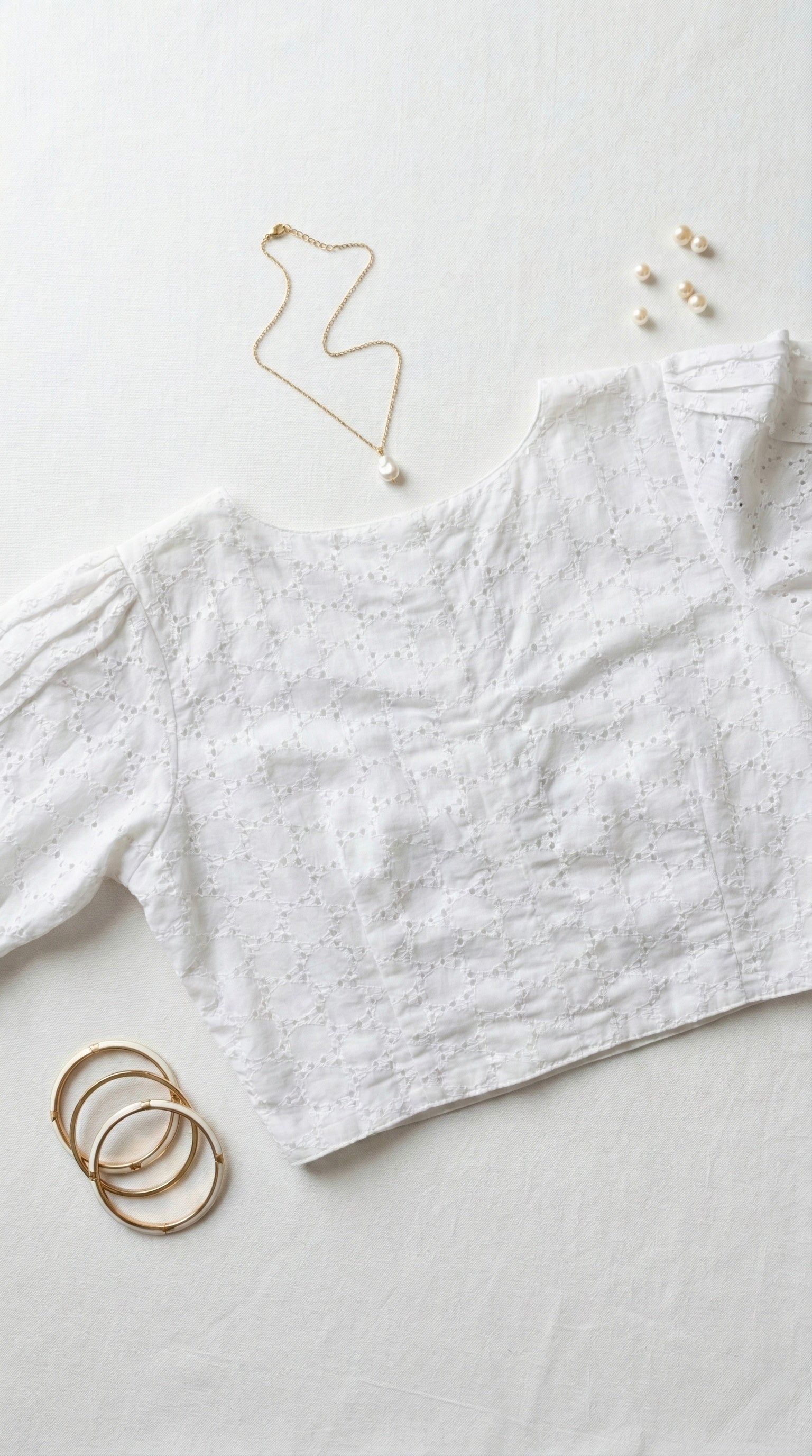 Hakoba back high neck puff sleeve blouse