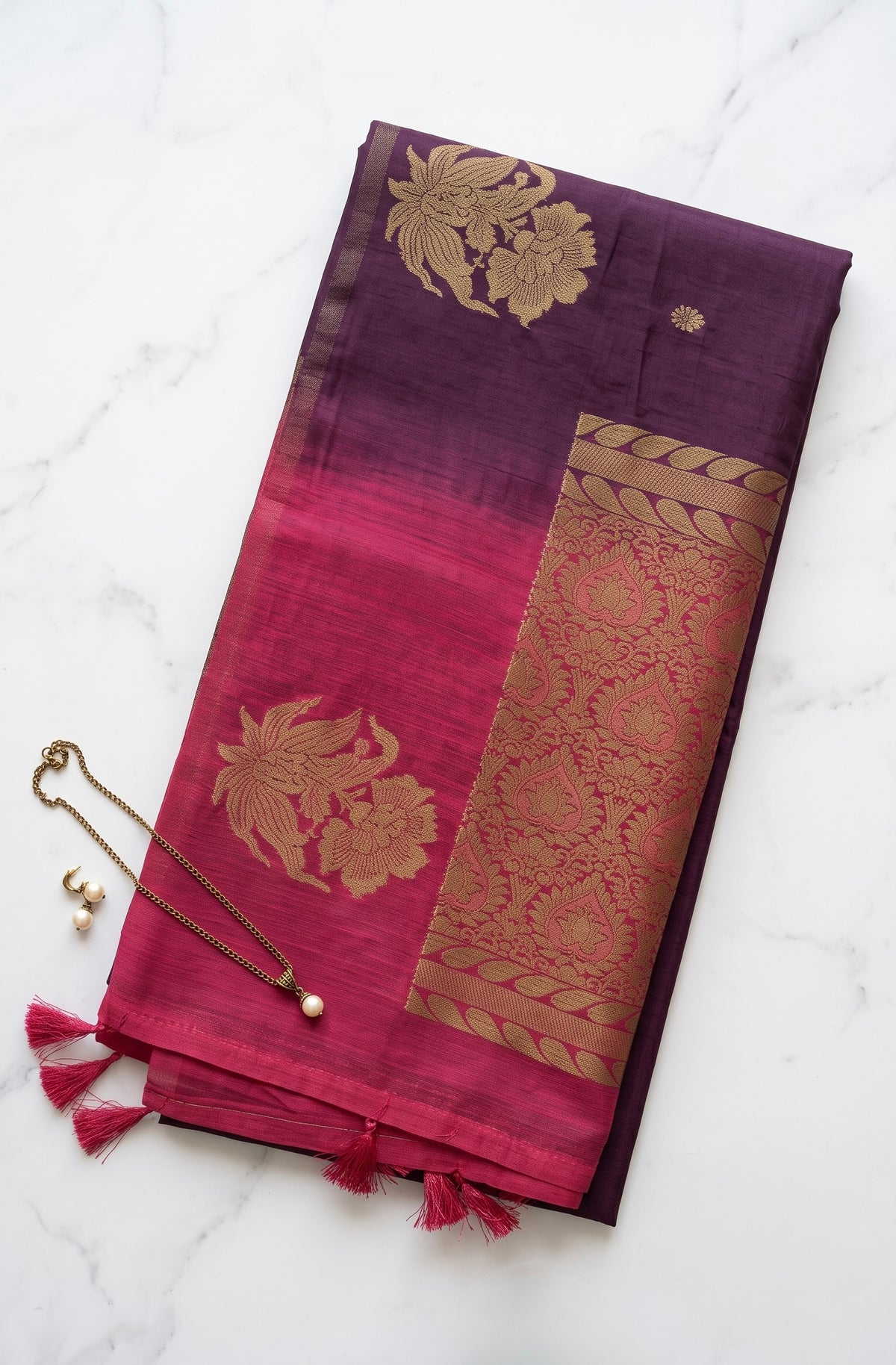 Rohini-Jute Saree with contrast pallu and floral motif border