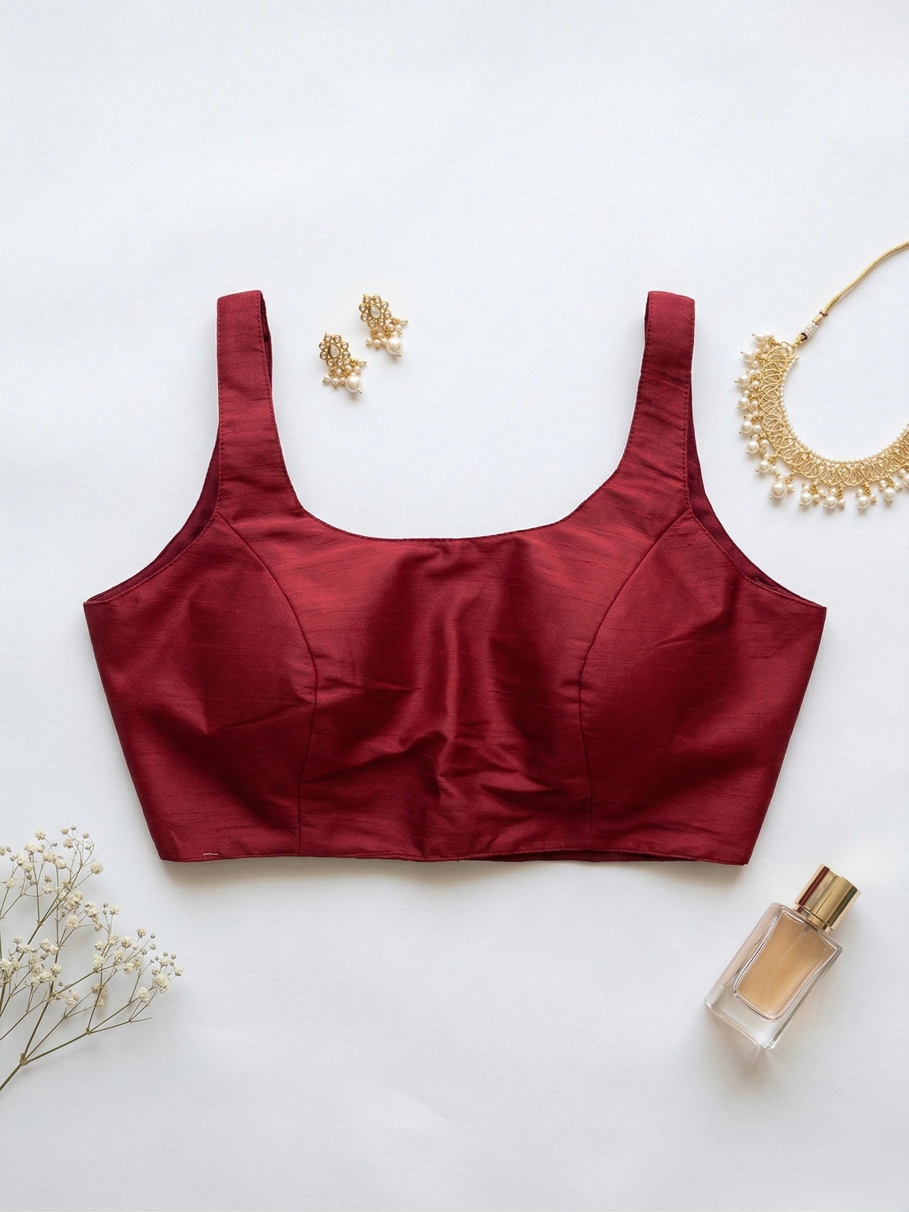 Zarina - Solid Sleeveless u neck blouse