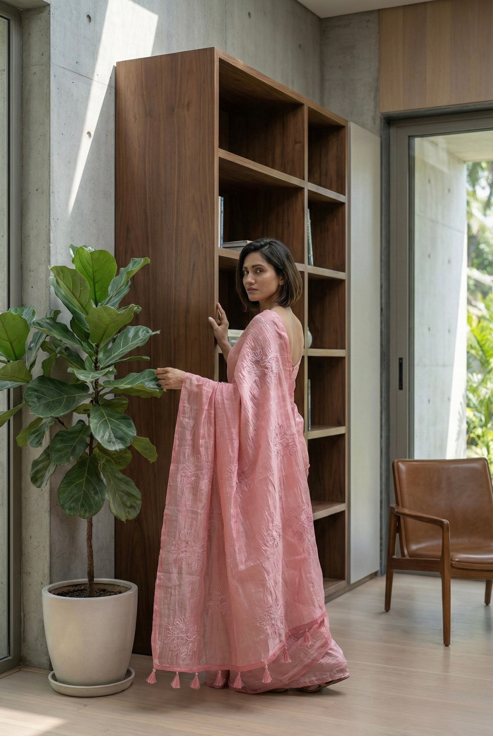 Crushed Organza saree with applique work-Bubblegum Pink