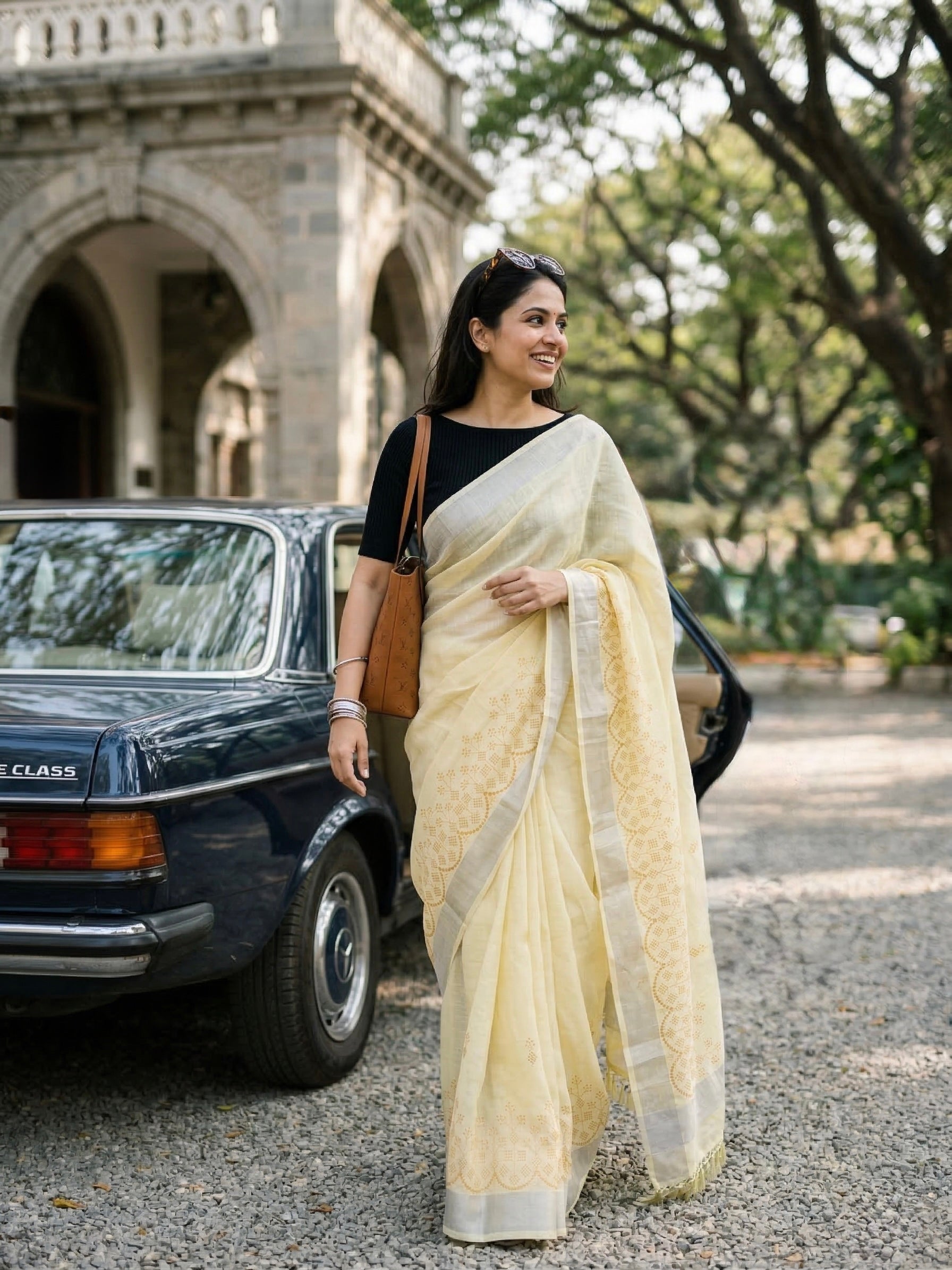 Soft linen saree with embroidered border