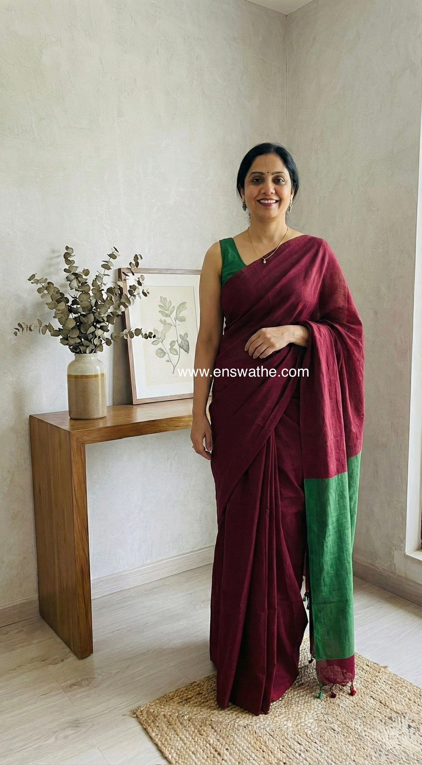 Khadi Cotton Dual Shade Saree in Maroon and Green