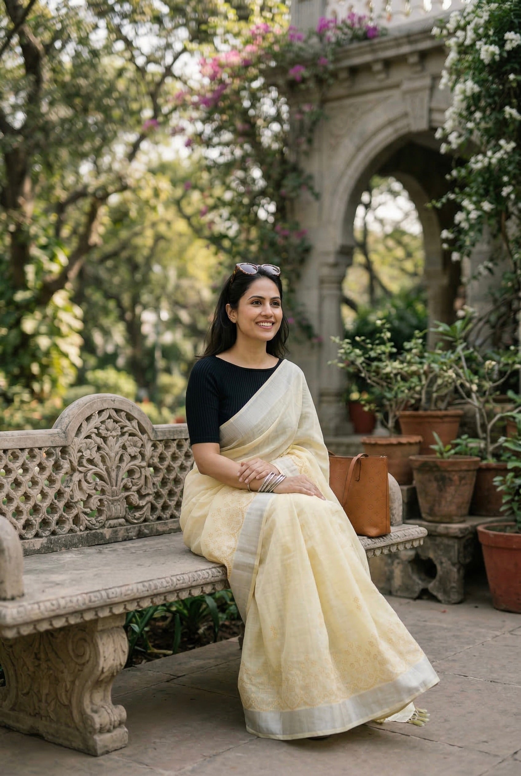 Soft linen saree with embroidered border