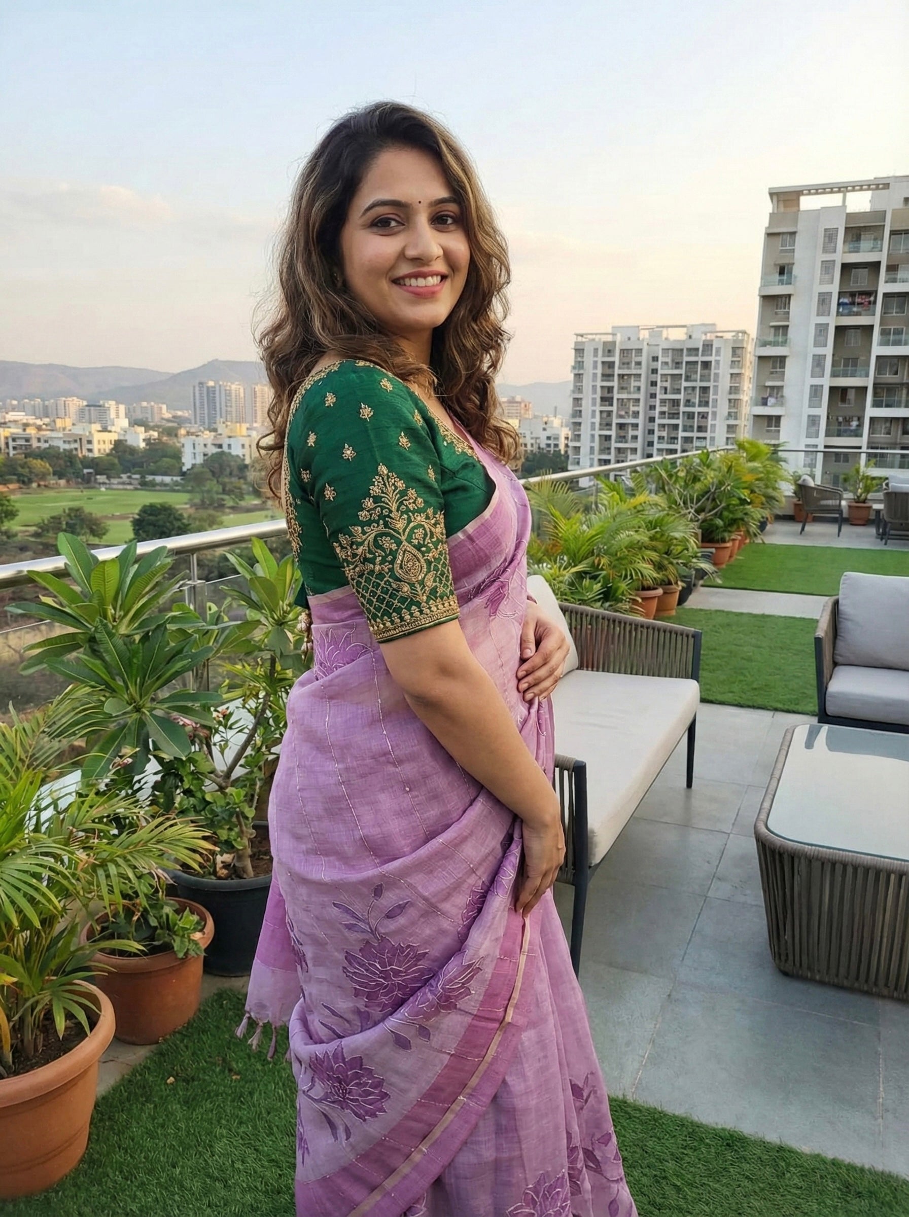 Linen tissue saree in Lavender and Pink floral thread work