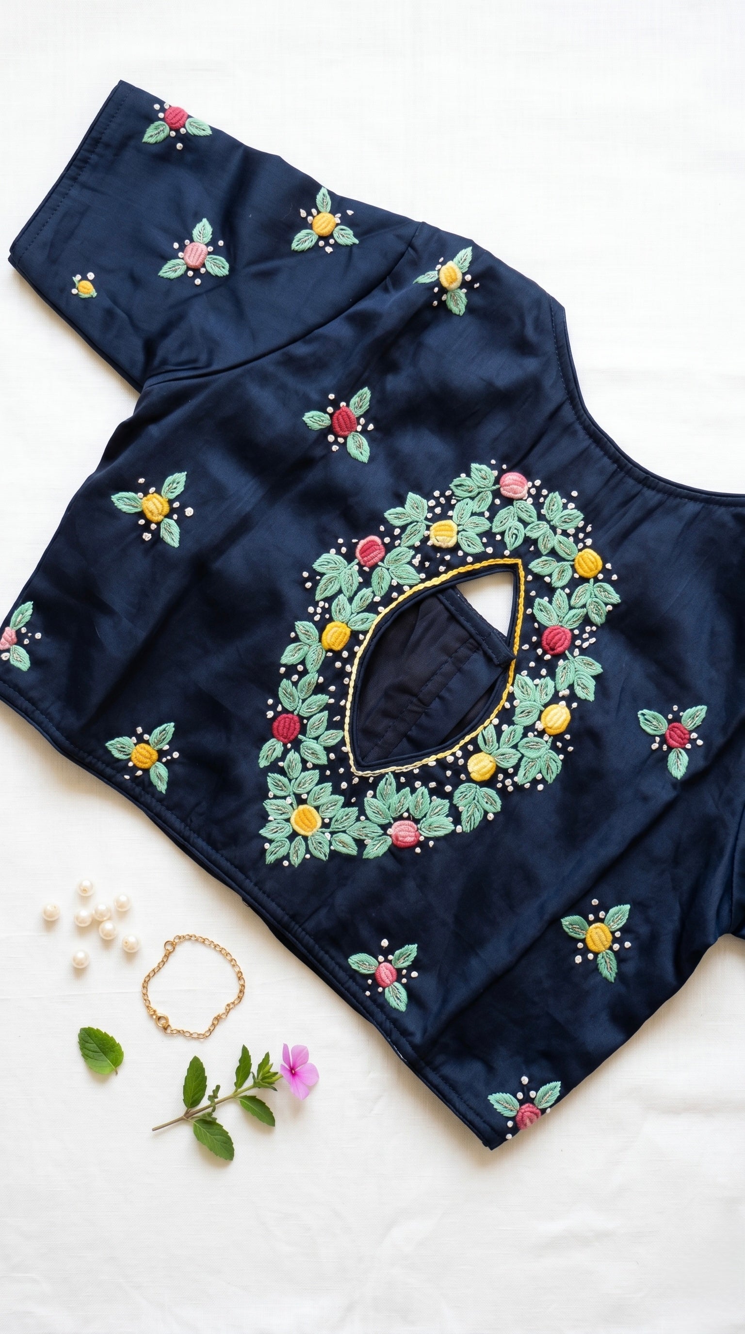 Bullion Embroidered Key Hole Design Half Sleeve Non padded Blouse