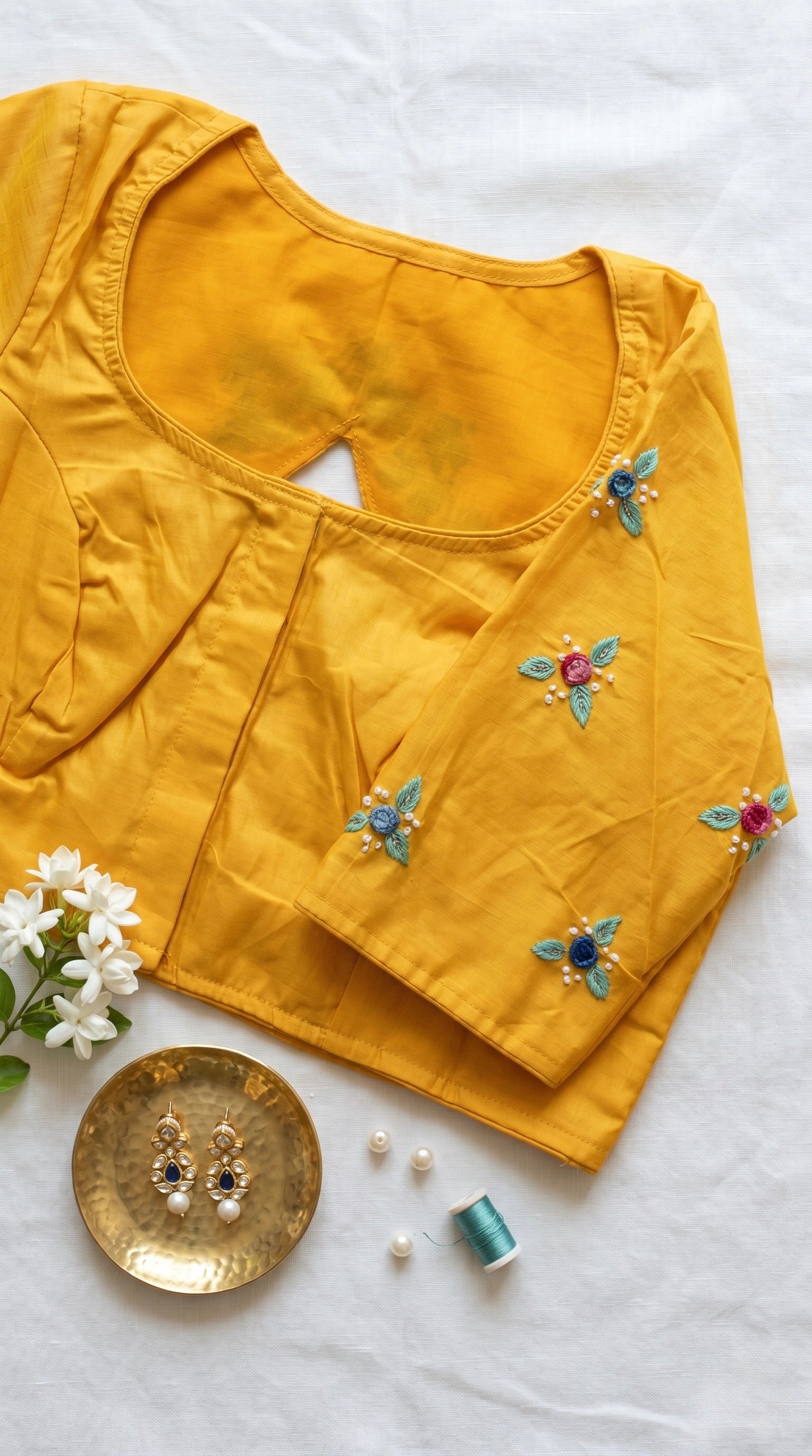 Bullion Embroidered Key Hole Design Half Sleeve Non padded Blouse
