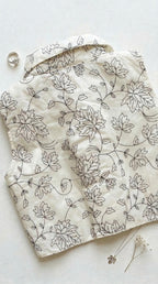 Khadi collared blouse in leaves embroidery