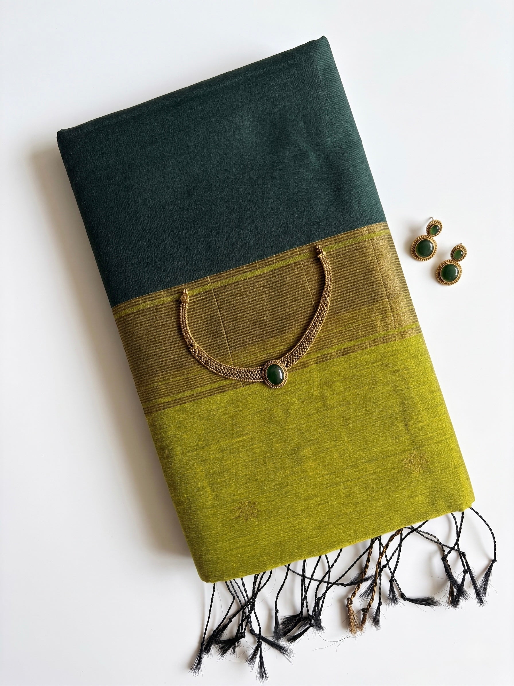 Veda - Maheswari Cotton Silk Saree - Pine Green and Olive Contrast Pallu