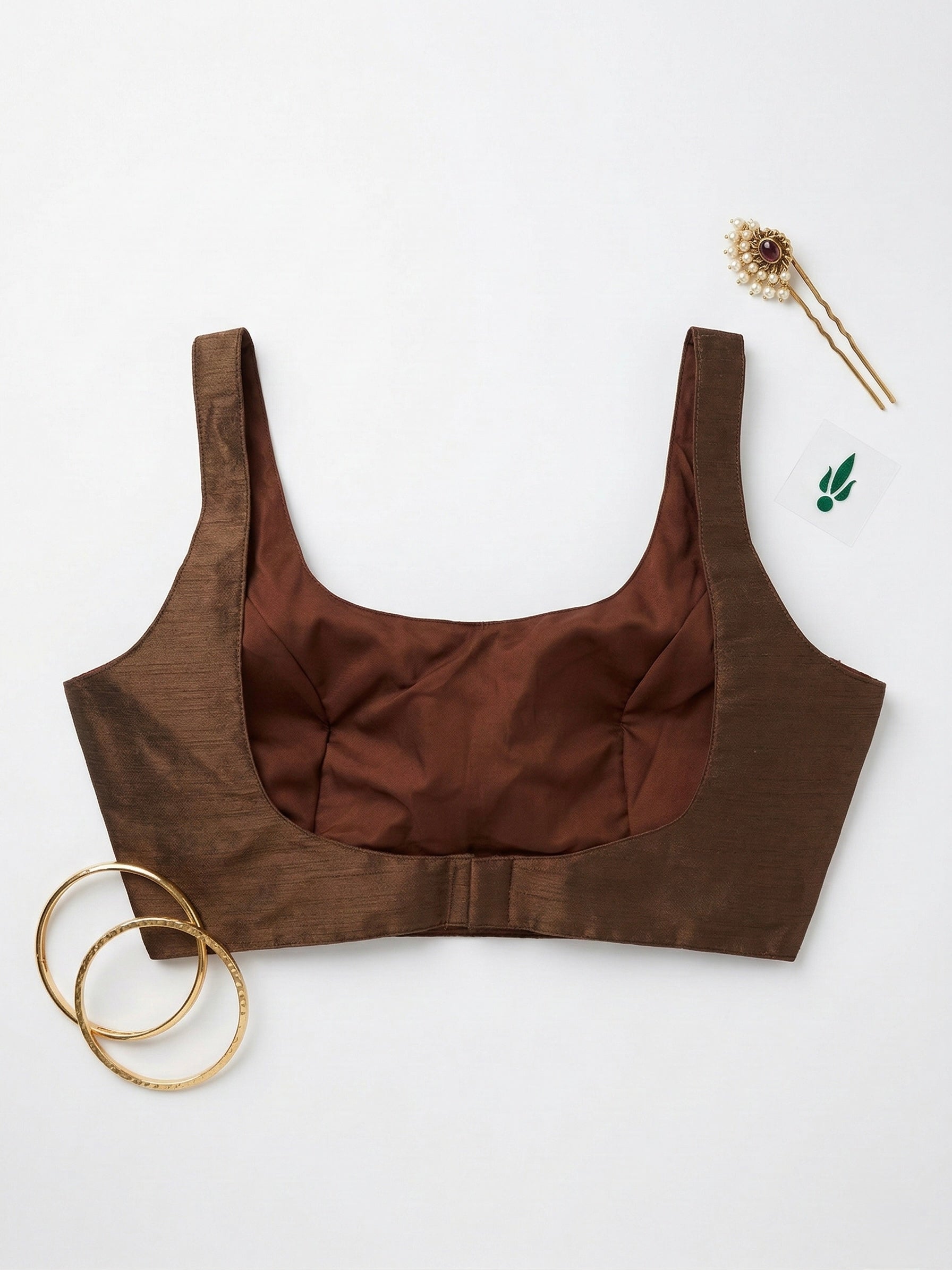 Zarina - Solid Sleeveless u neck blouse