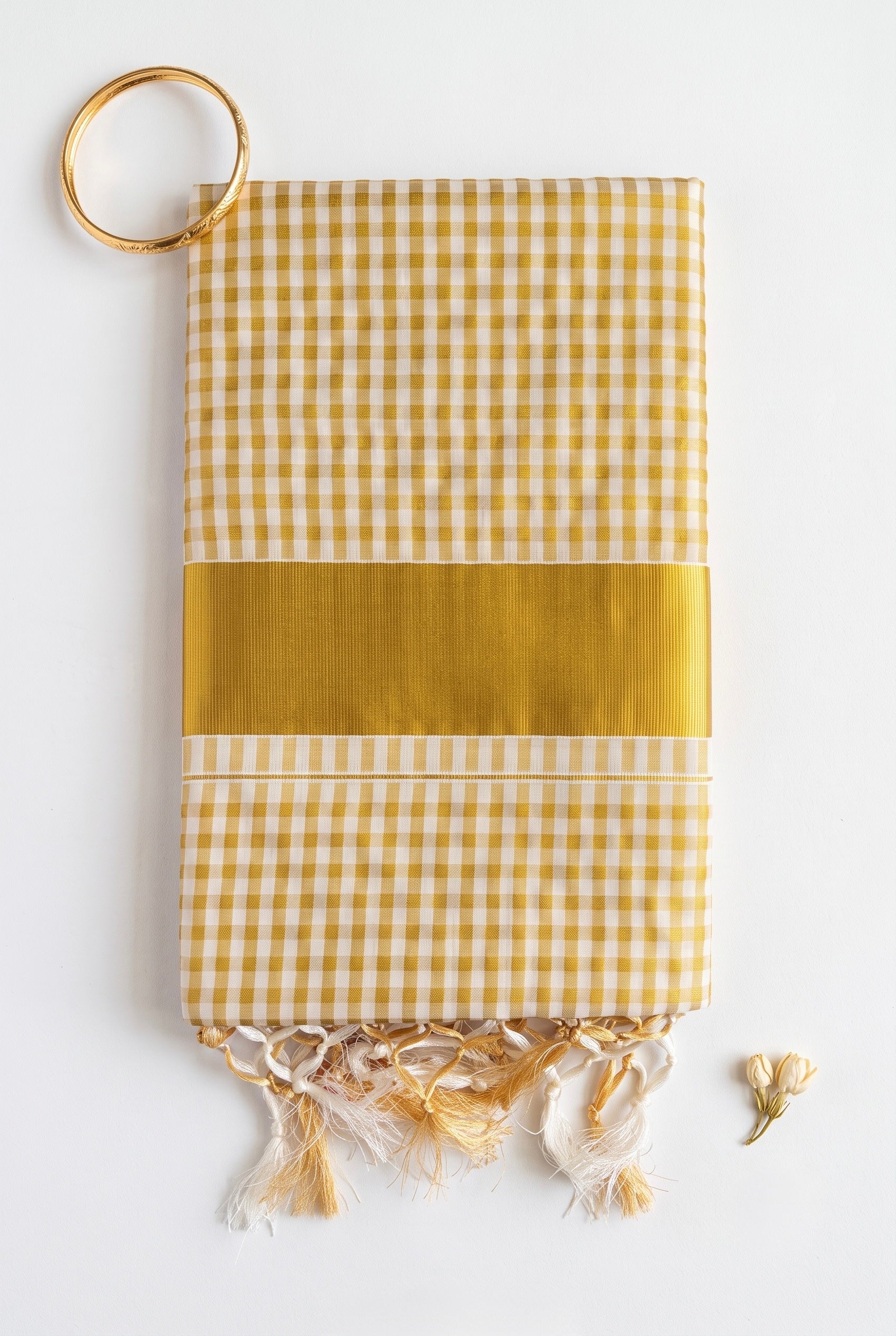 Kerala kasavu saree in gold checkered pattern