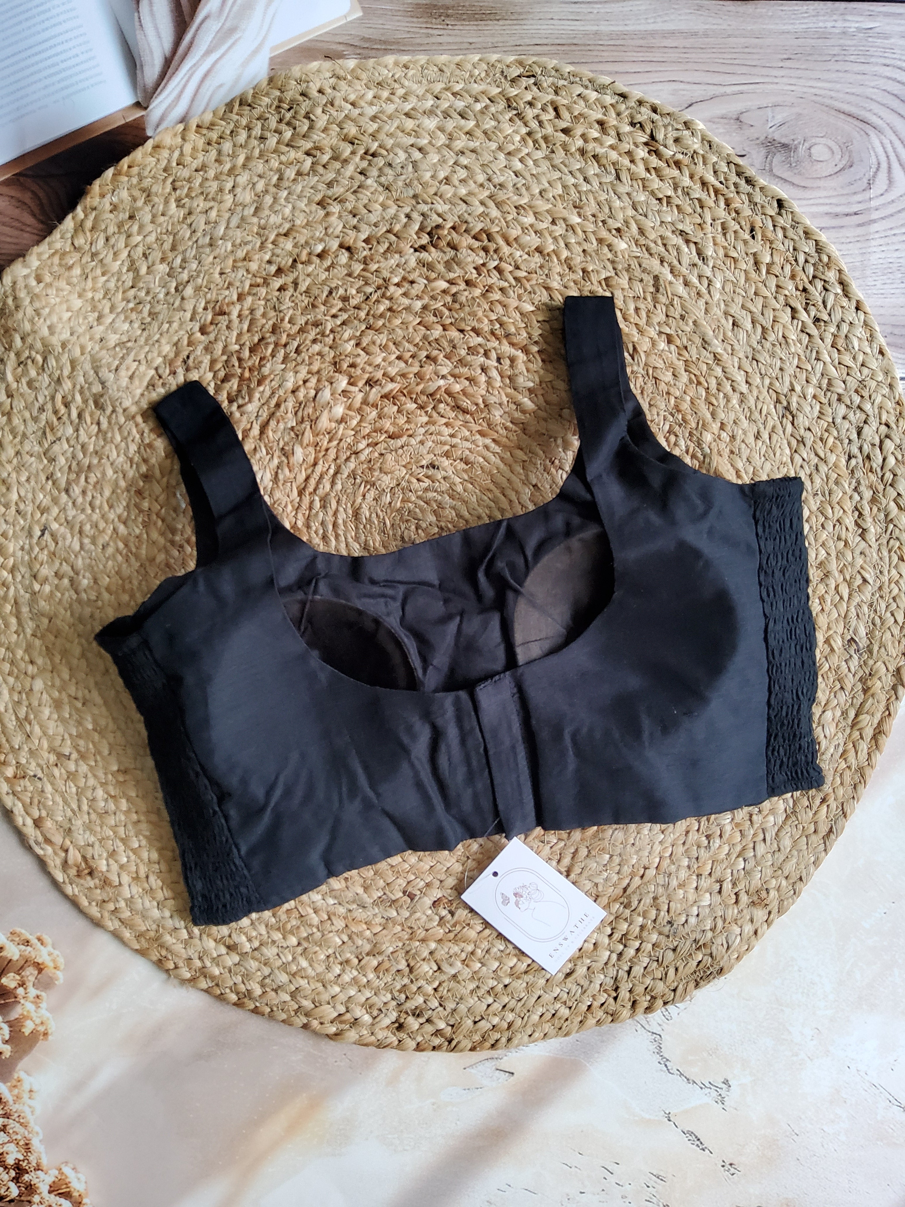 Stretchable Sleeveless Blouse